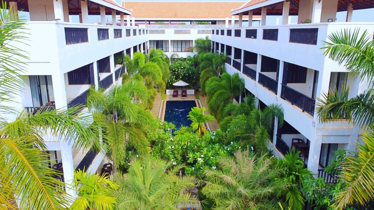 New Riverside Hotel Siem Reap Exteriör bild