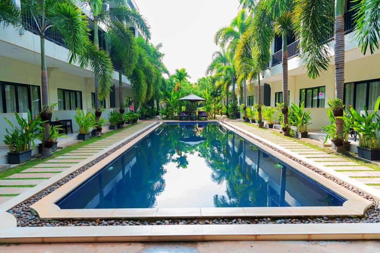 New Riverside Hotel Siem Reap Exteriör bild