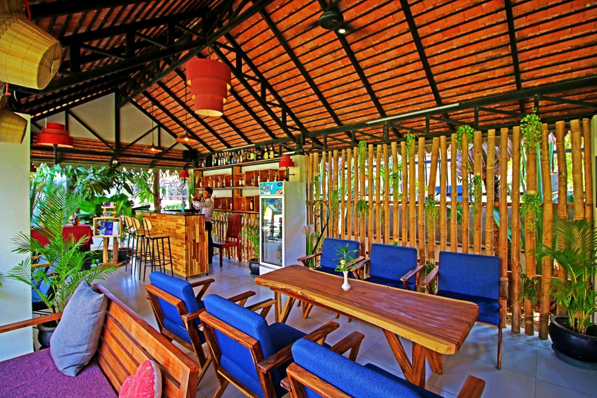 New Riverside Hotel Siem Reap Exteriör bild