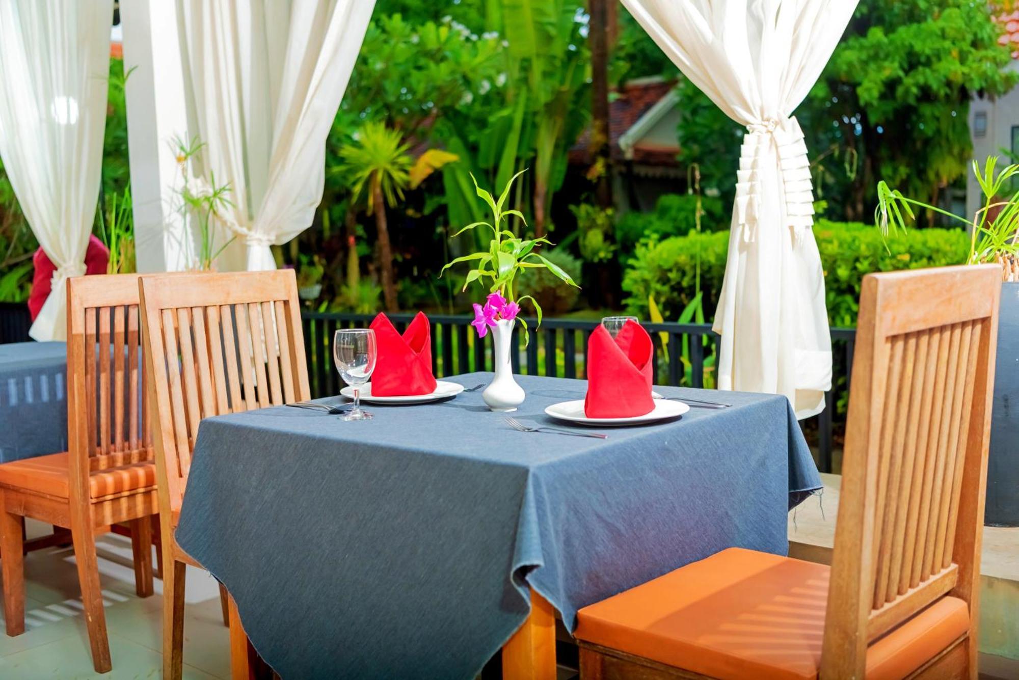 New Riverside Hotel Siem Reap Exteriör bild