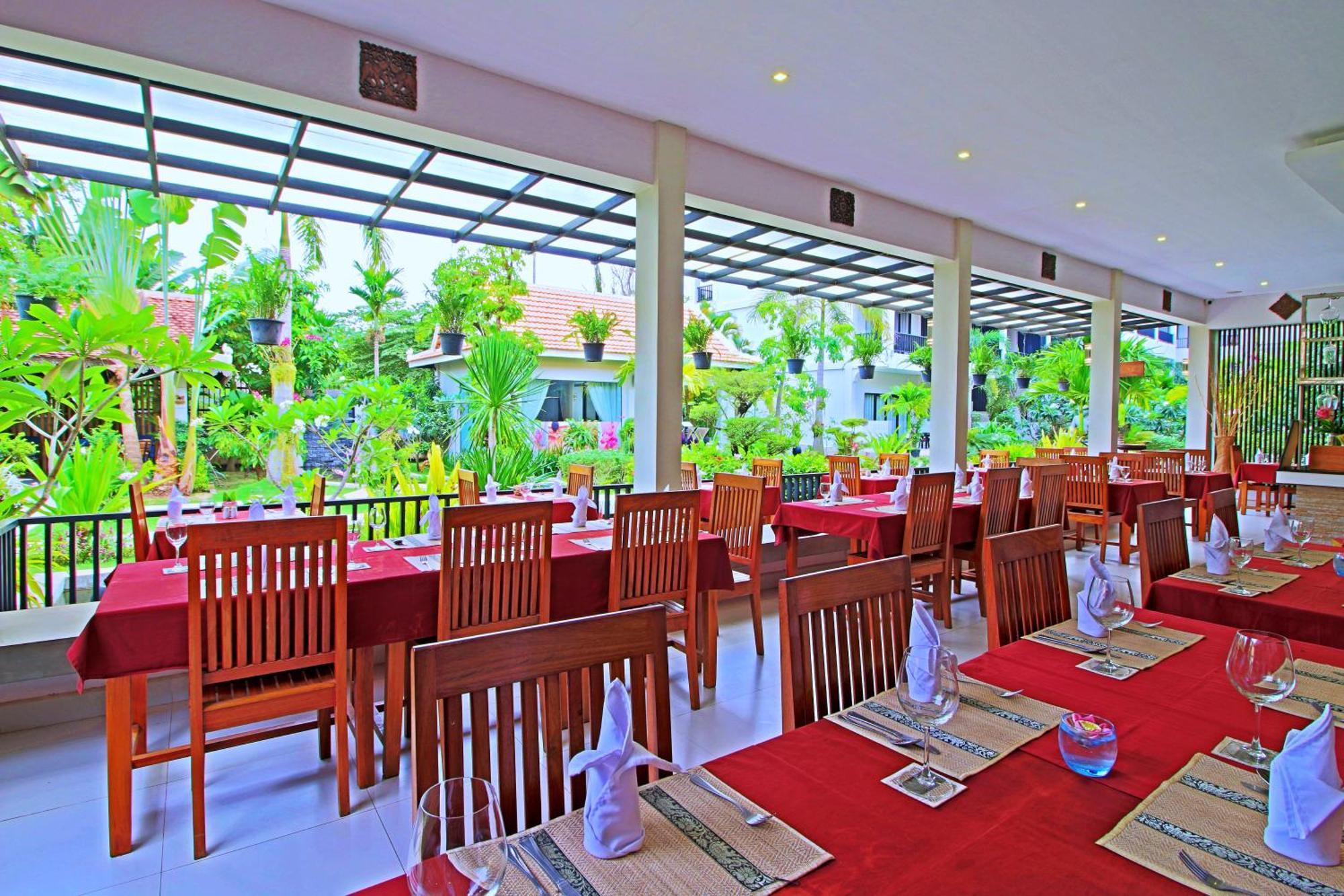 New Riverside Hotel Siem Reap Exteriör bild