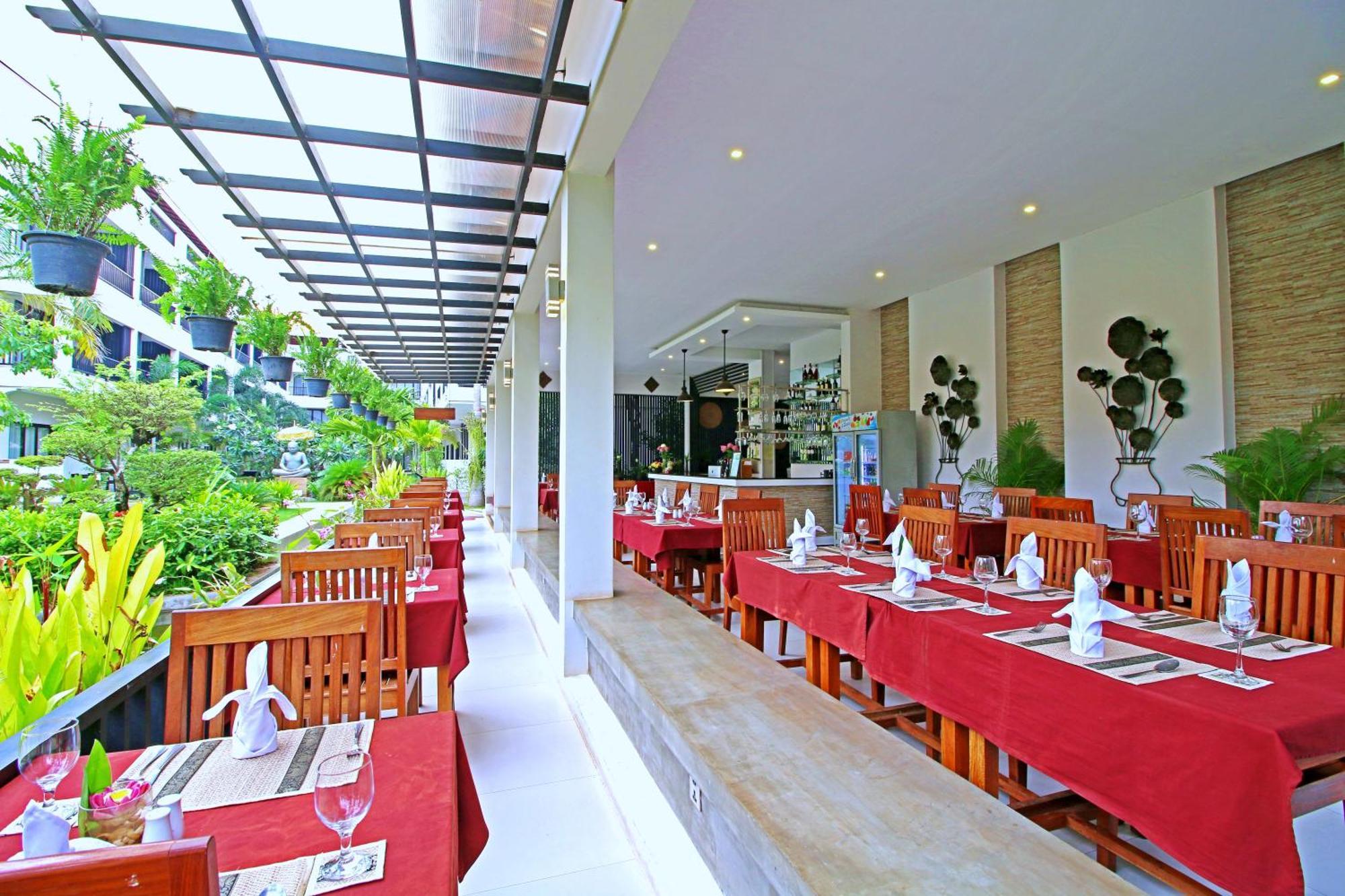 New Riverside Hotel Siem Reap Exteriör bild