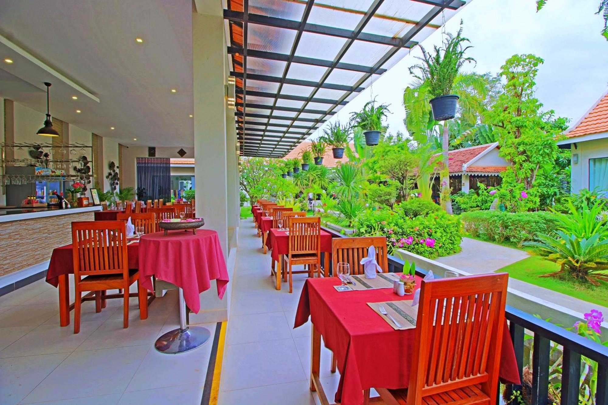 New Riverside Hotel Siem Reap Exteriör bild