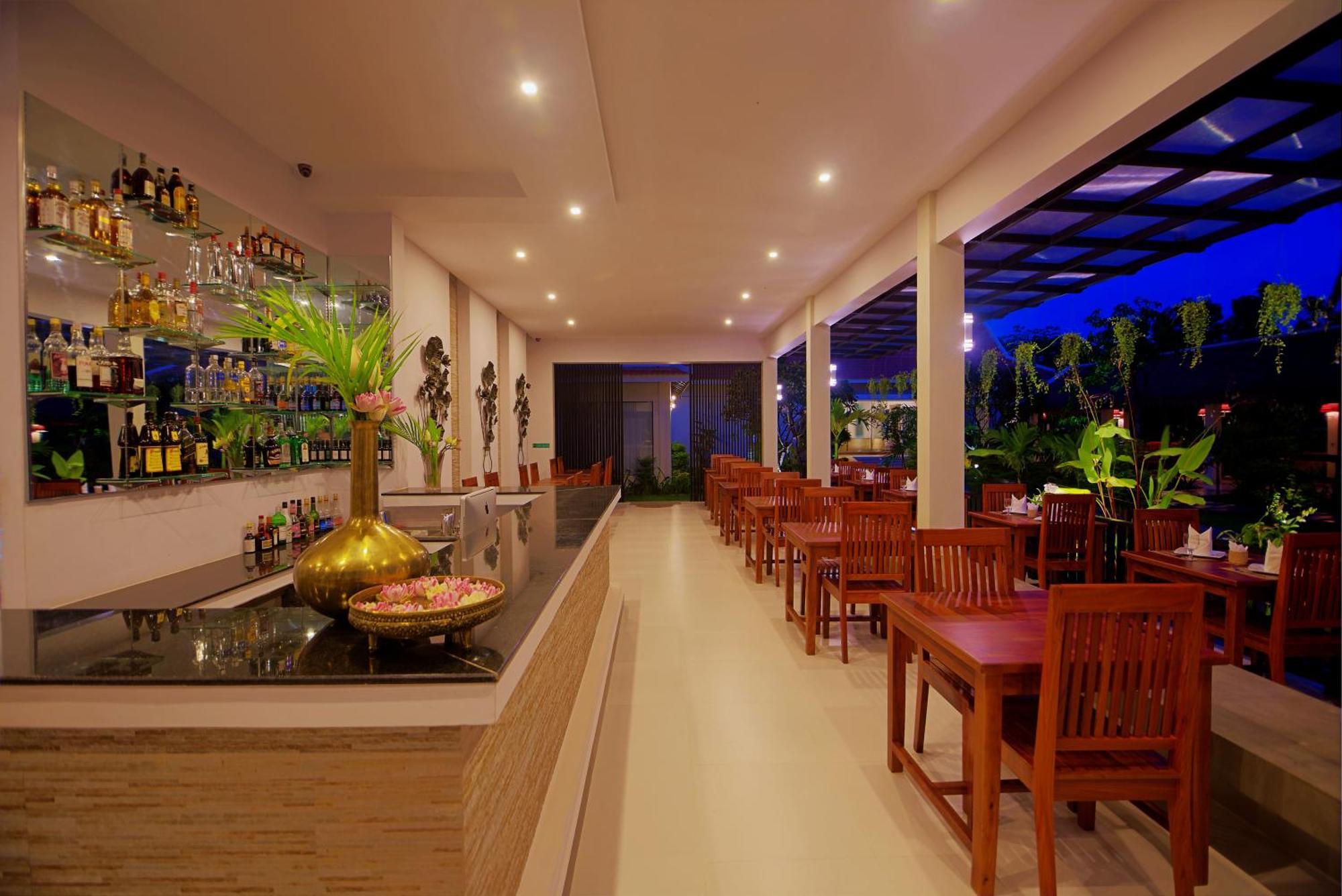 New Riverside Hotel Siem Reap Exteriör bild