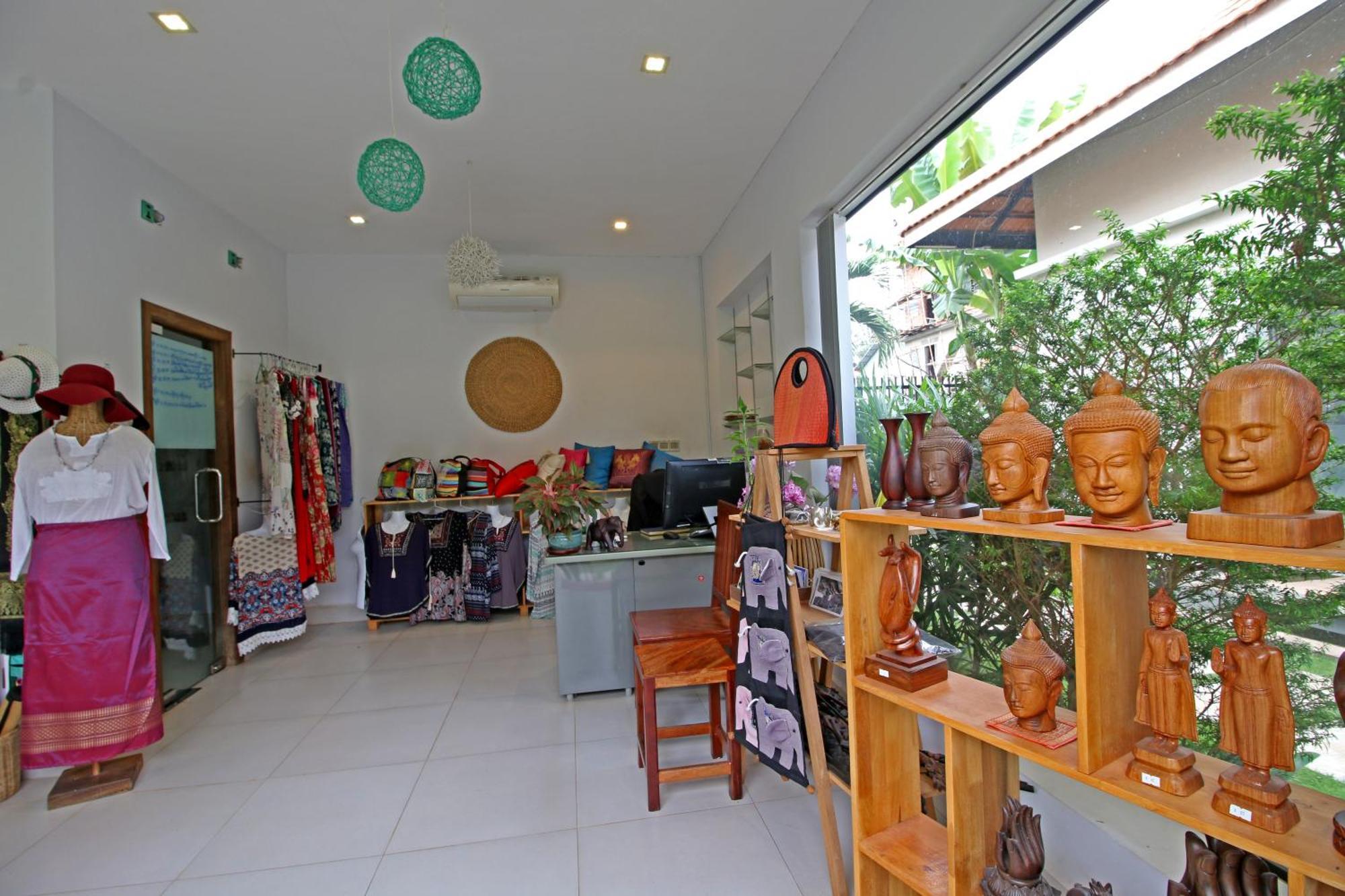 New Riverside Hotel Siem Reap Exteriör bild