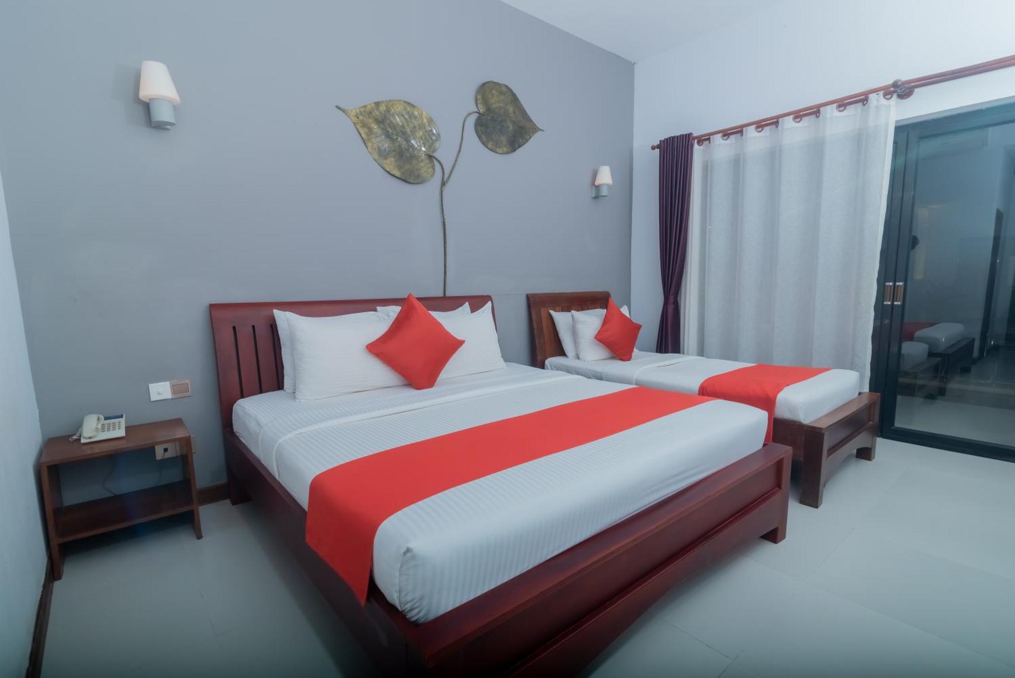 New Riverside Hotel Siem Reap Exteriör bild