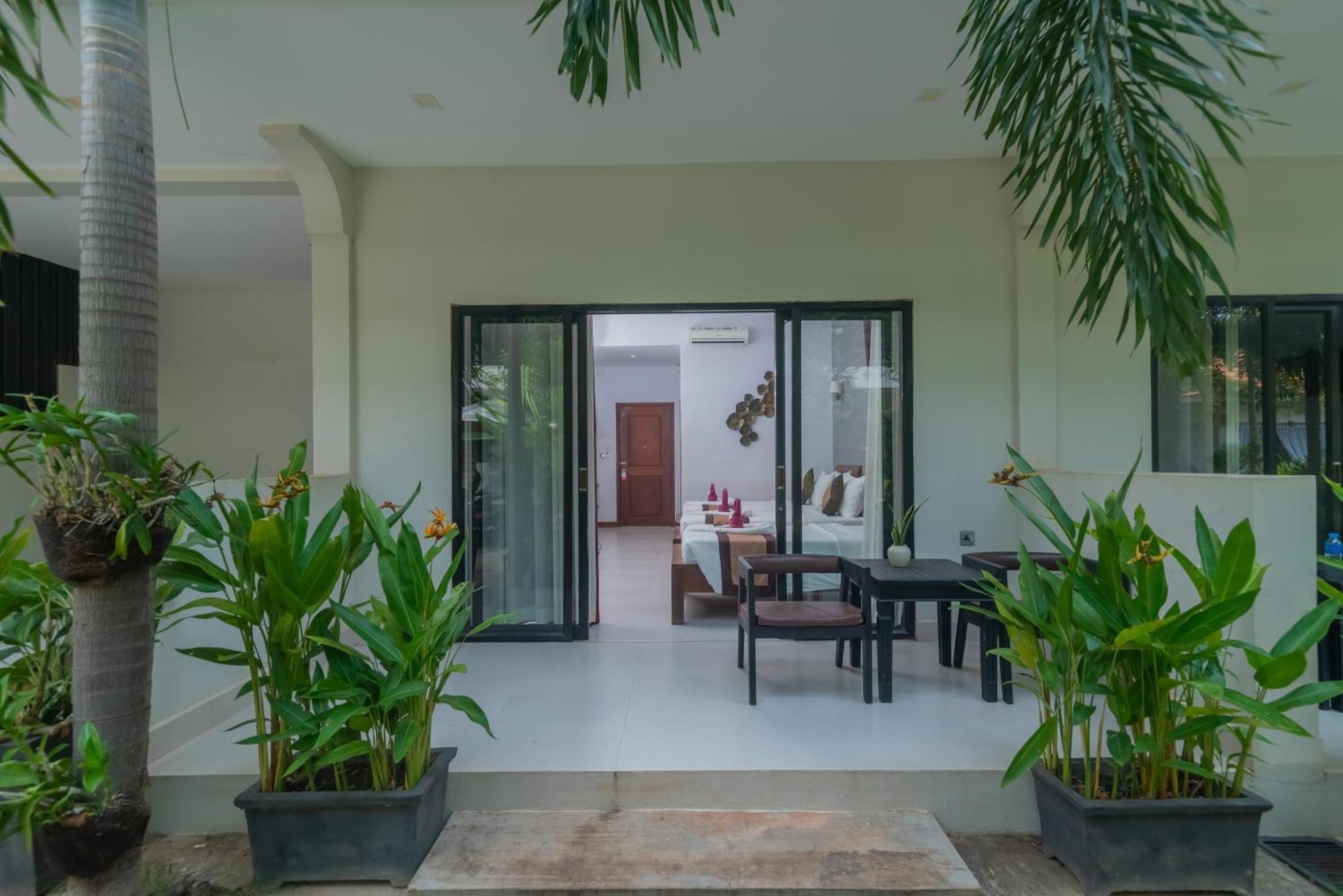 New Riverside Hotel Siem Reap Exteriör bild